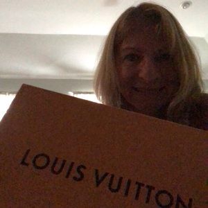 Meet your Posher, Claudia